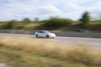 Je Tesla rijdt nu zelf door Nederland